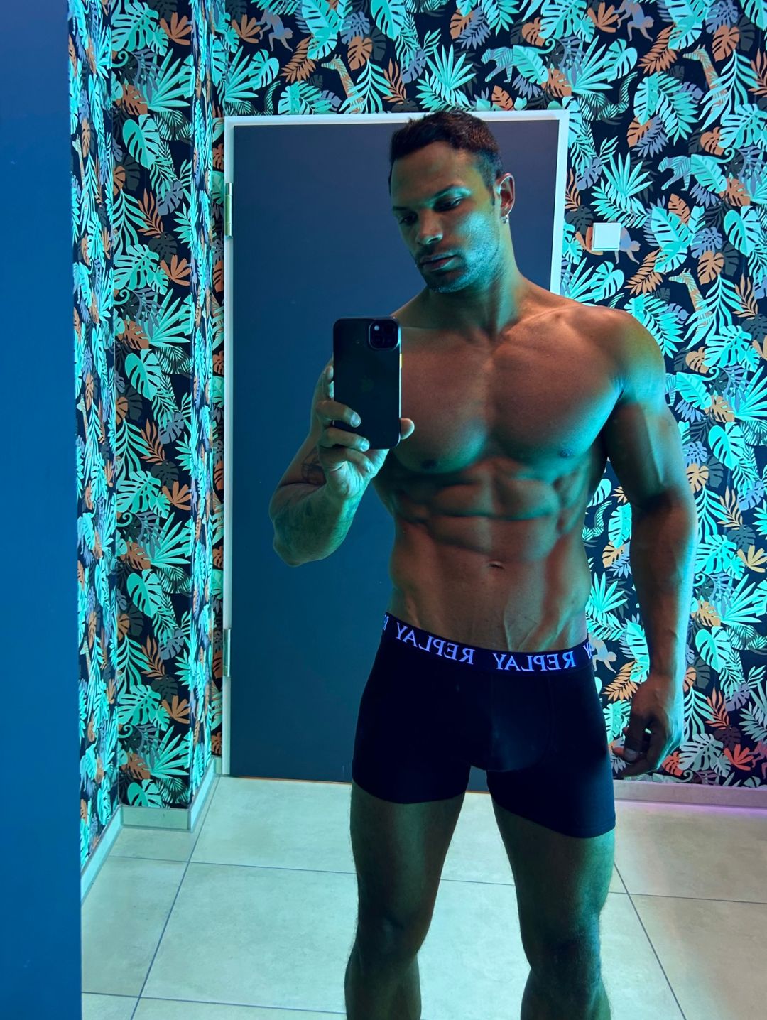 Viktor_Adam_Male_Model_Fitness_Fashion_Germany_Muenchen_17